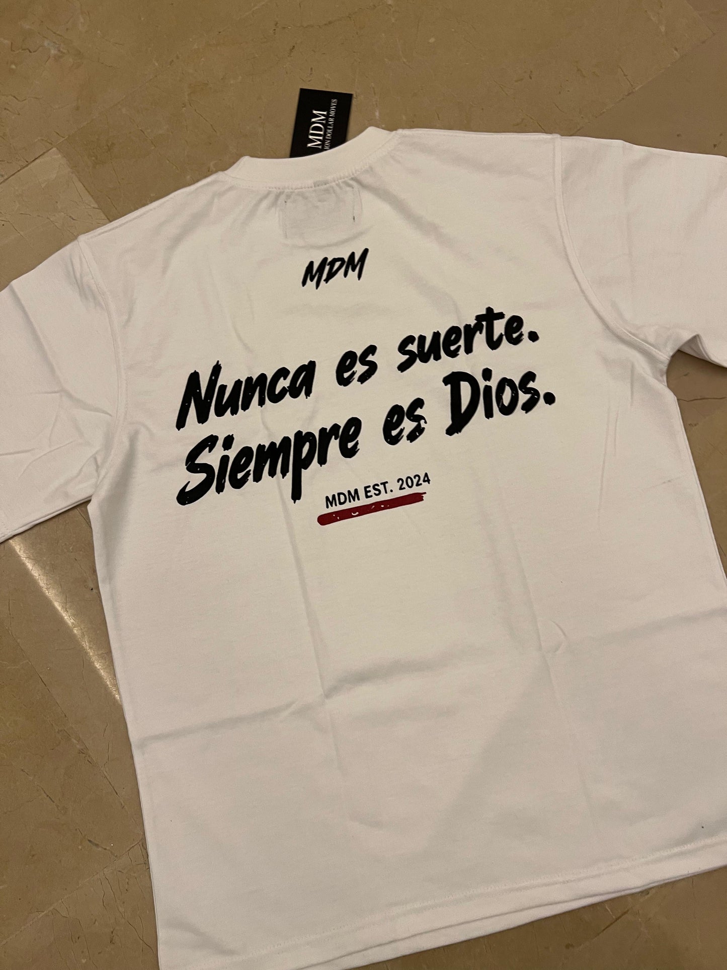 White nunca es suerte siempre es dios