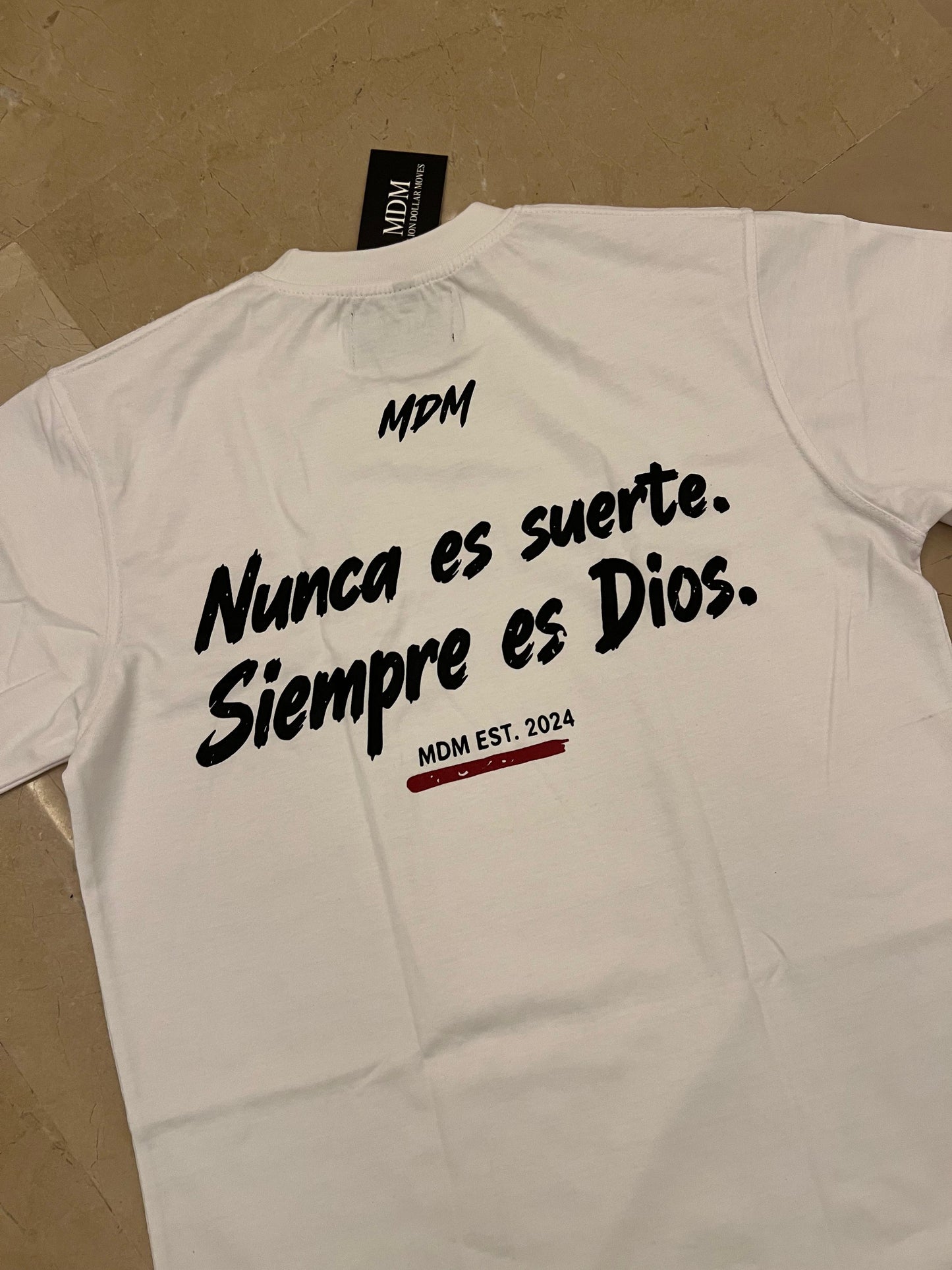 White nunca es suerte siempre es dios