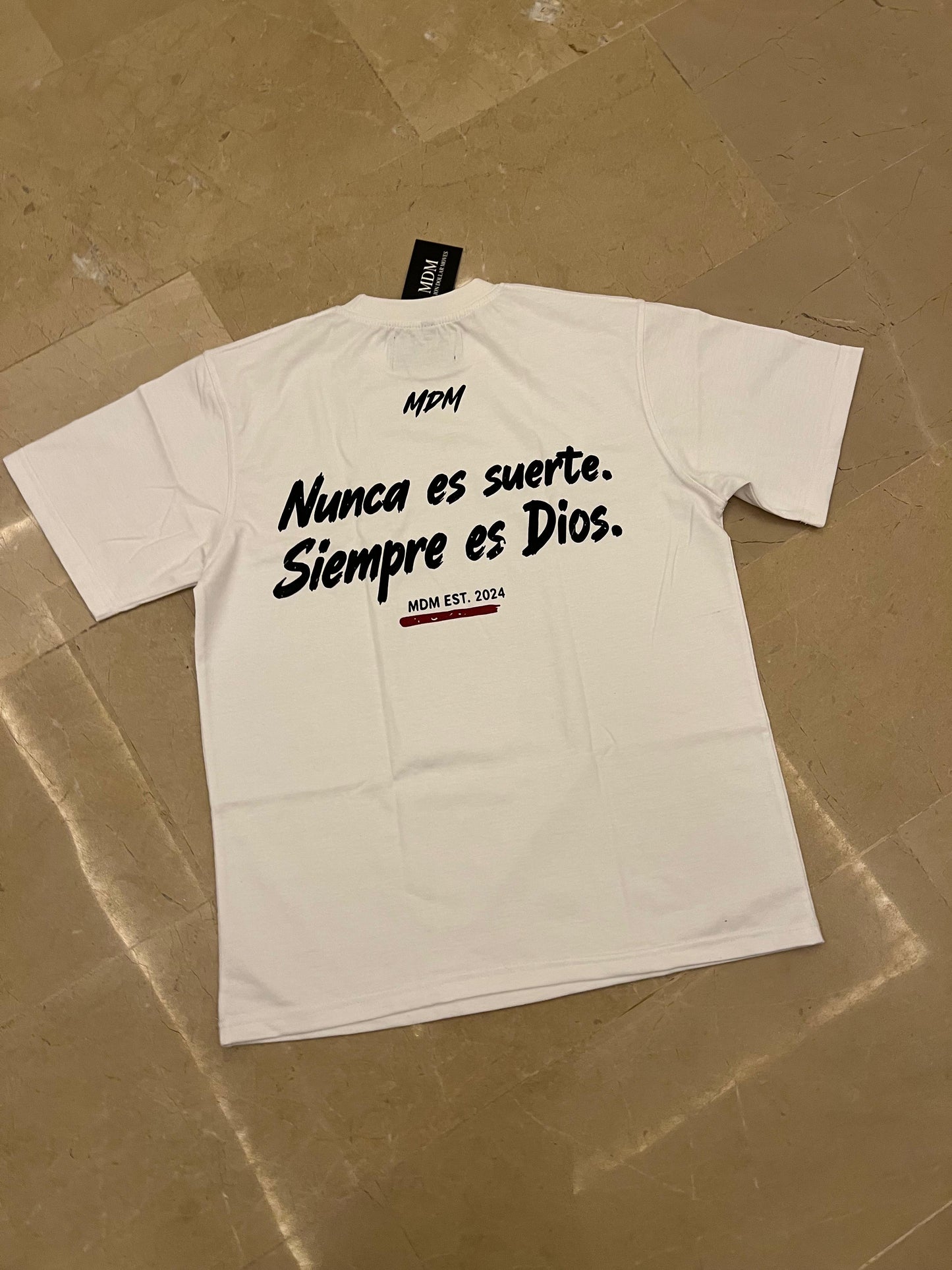 White nunca es suerte siempre es dios